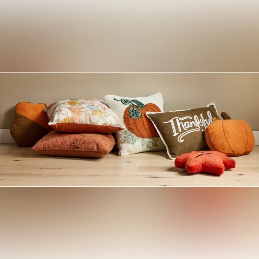 Ivory Pumpkin Knit Loop Throw Pillow Fall Autumn Home Decor Thanksgiving NWT